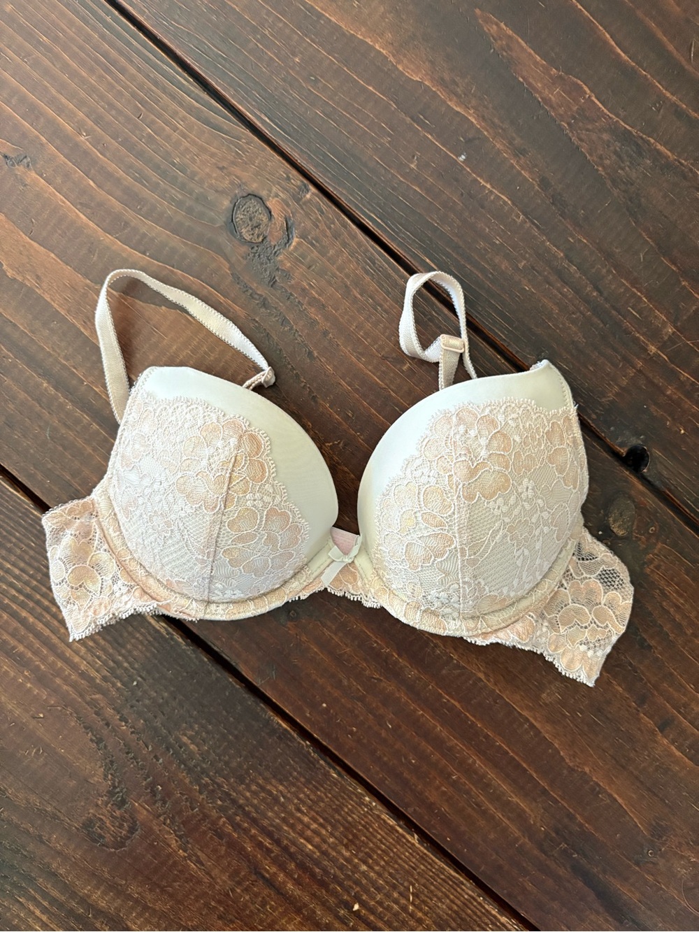 Victoria's Secret Lace Push-Up Bra - Cream Pink